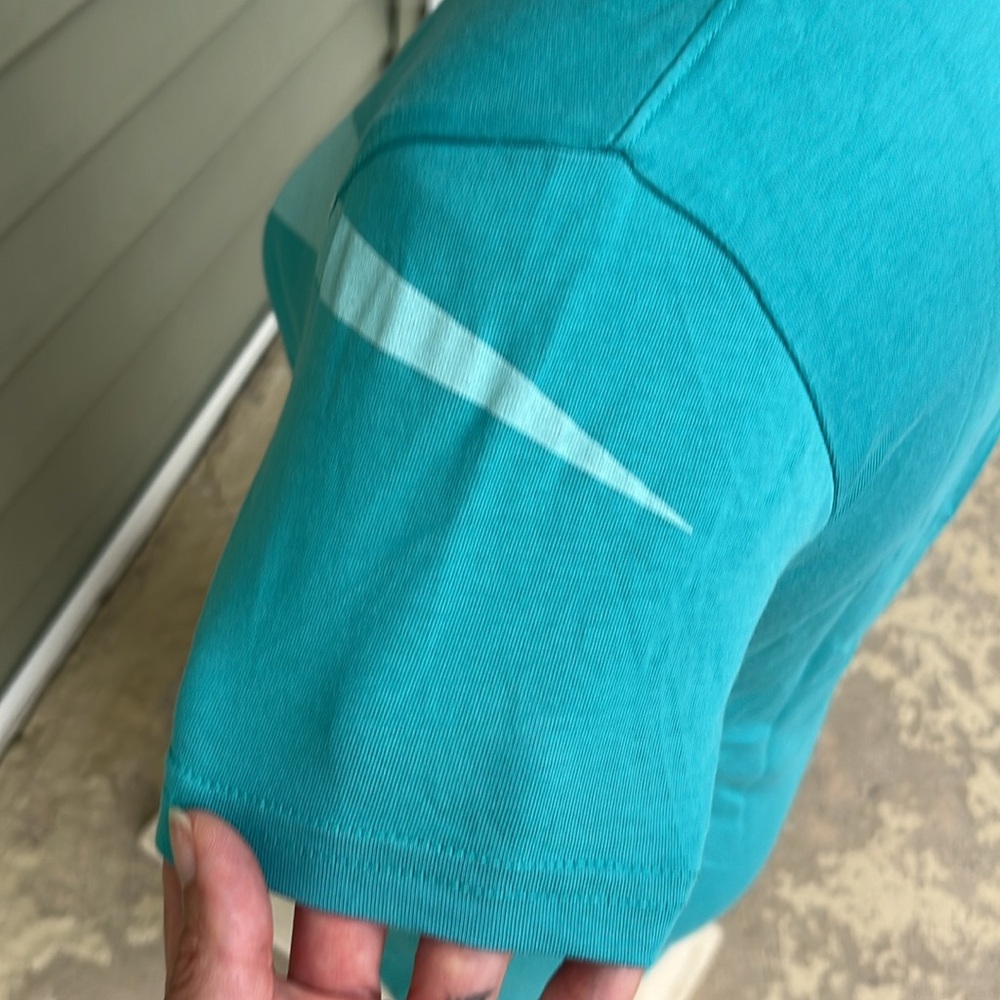 Like new slim fit Nike T-shirt - Picture 6 of 11